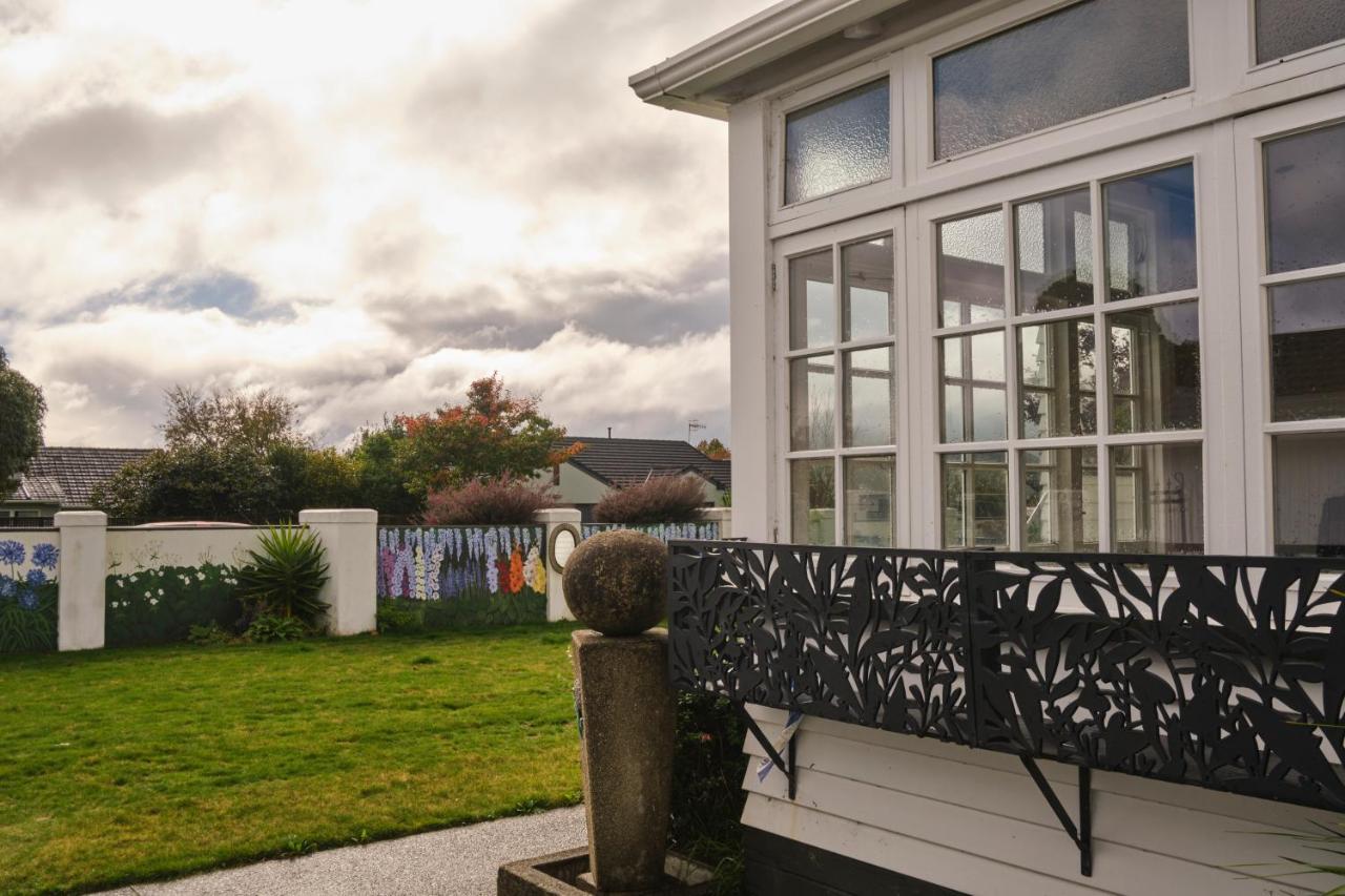 Victorian Designs - Spacious Home In Rotorua Central Exterior photo